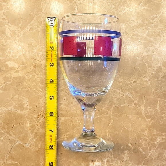 Set of 4 Goblet-style Drinking Glasses - Picture 13 of 15